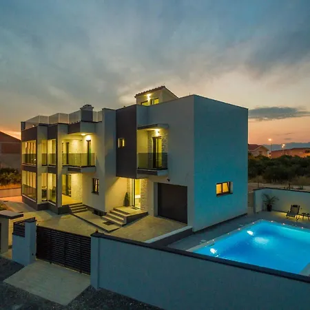 Nika Zadarvillas Zara