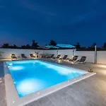 Nika Zadarvillas Βίλα *