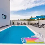 Βίλα Nika Zadarvillas Ζαντάρ