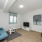 Nika Zadarvillas