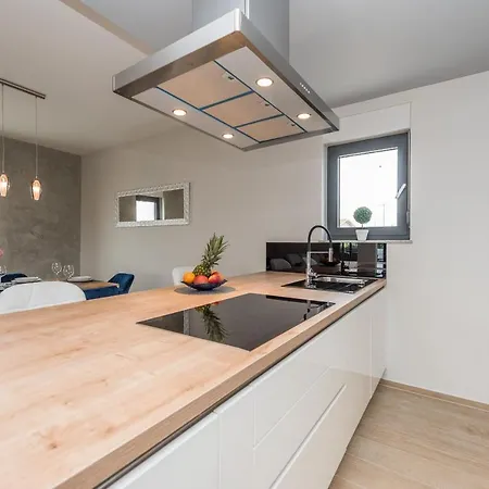 Nika Zadarvillas * Zadar