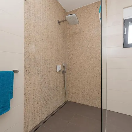 Nika Zadarvillas * Задар