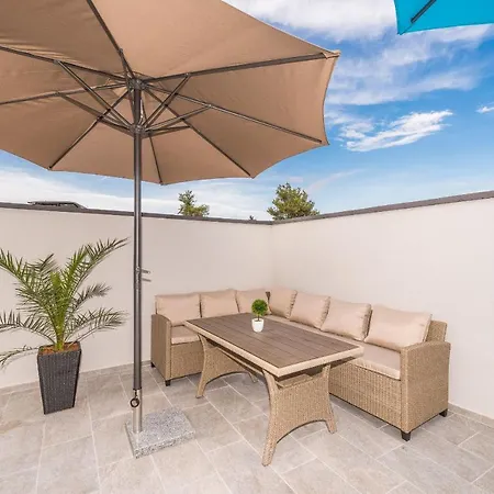 Вілла Nika Zadarvillas